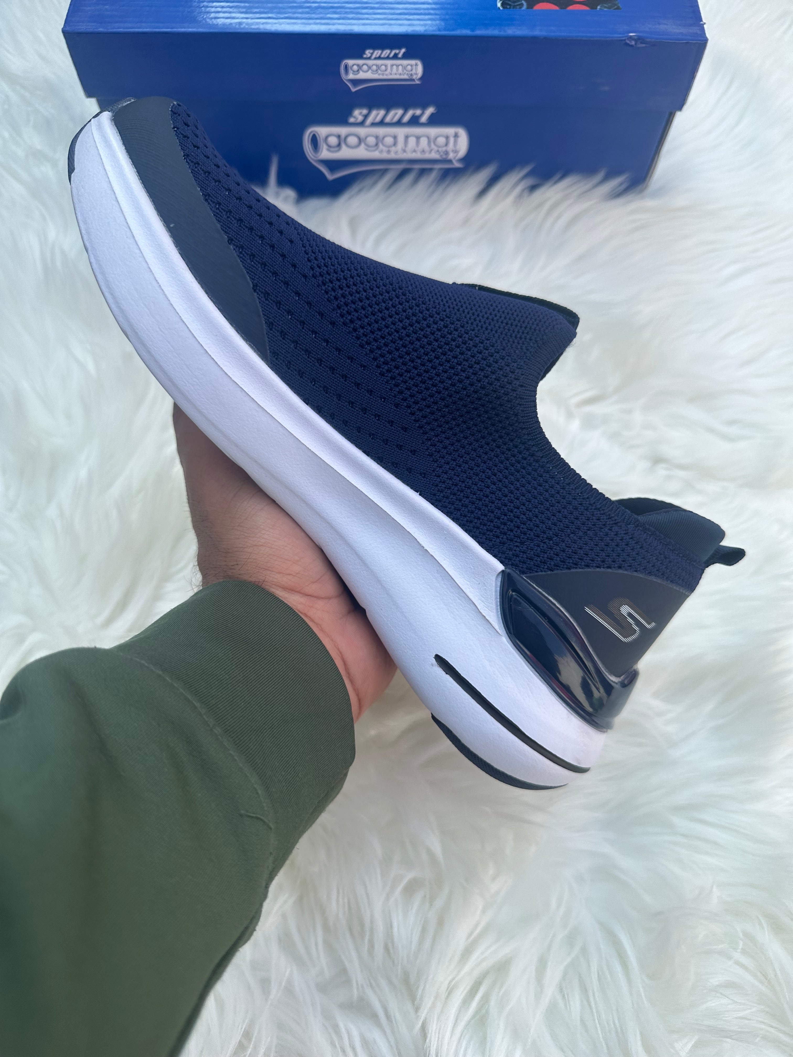 Skechers Max Cushion Hyperburst