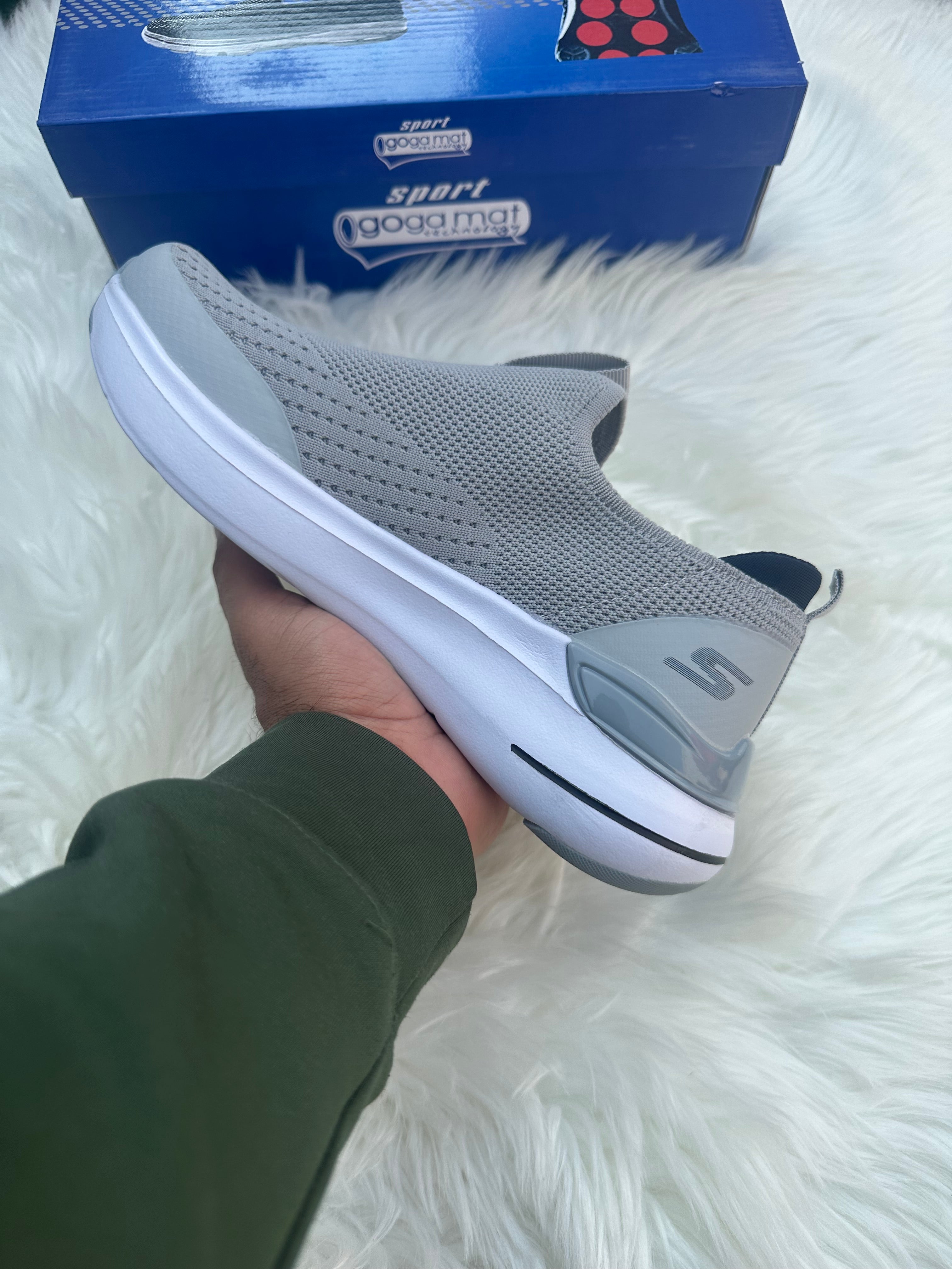 Skechers Max Cushion Hyperburst