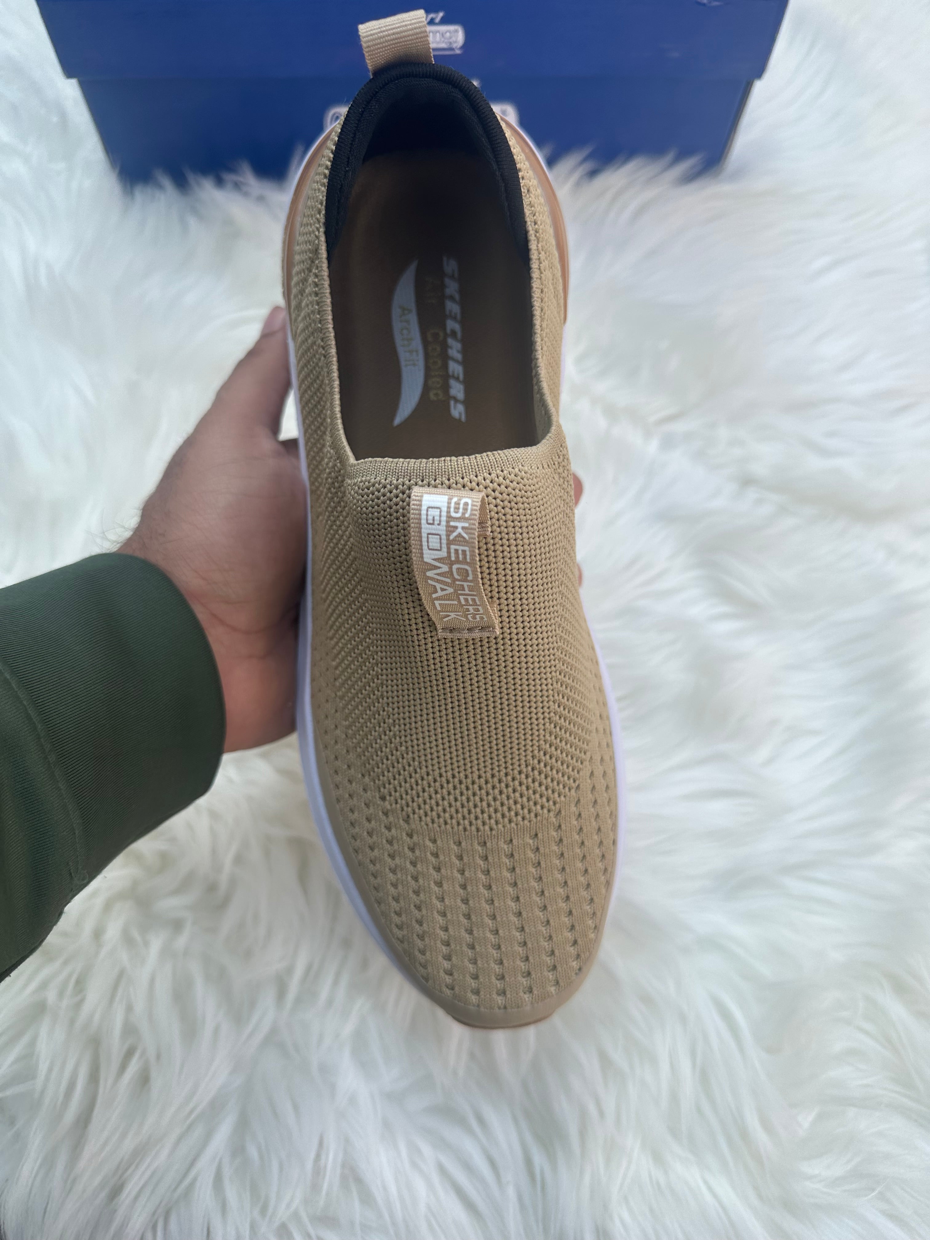 Skechers Max Cushion Hyperburst