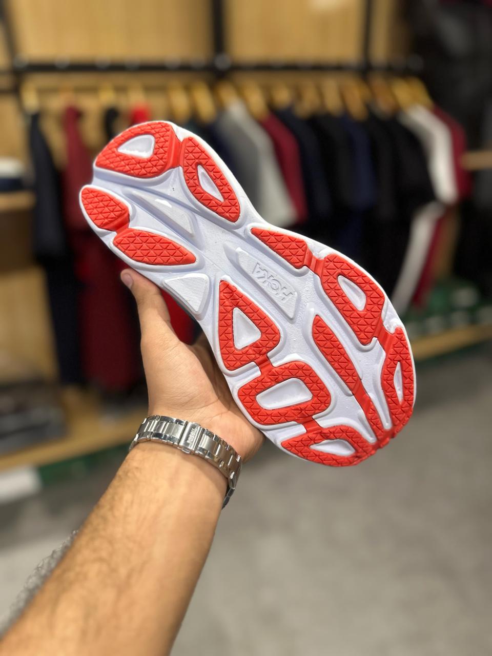 Hoka Bondi 8