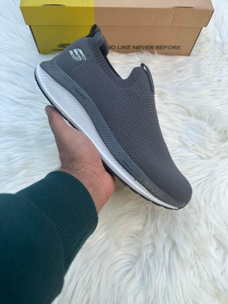 Skechers ArchFit Carbon Infused