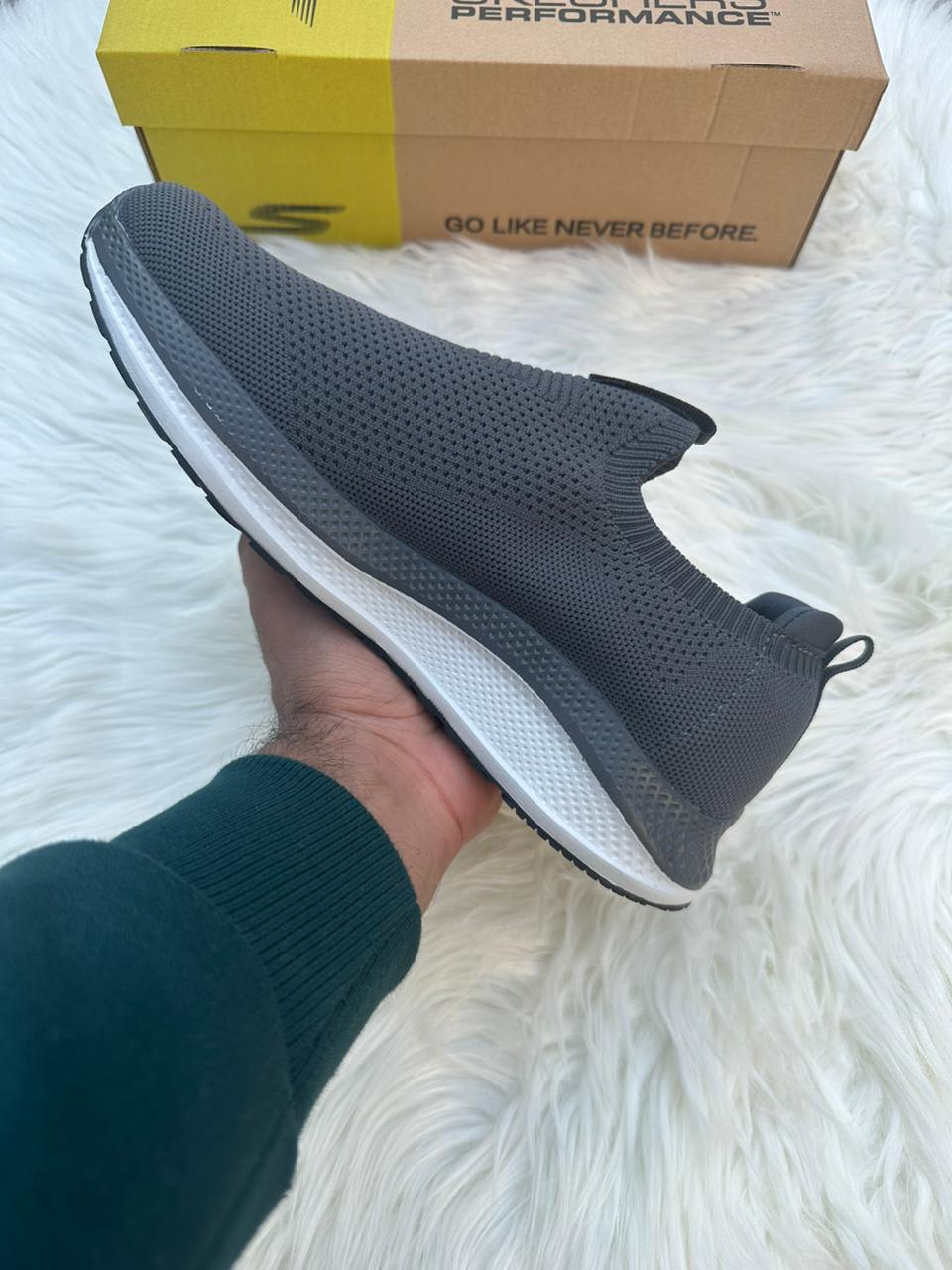 Skechers ArchFit Carbon Infused