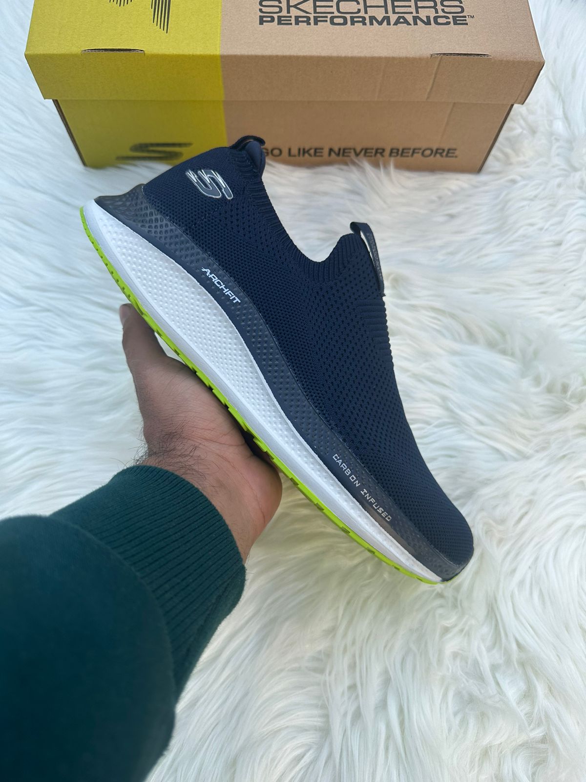 Skechers ArchFit Carbon Infused