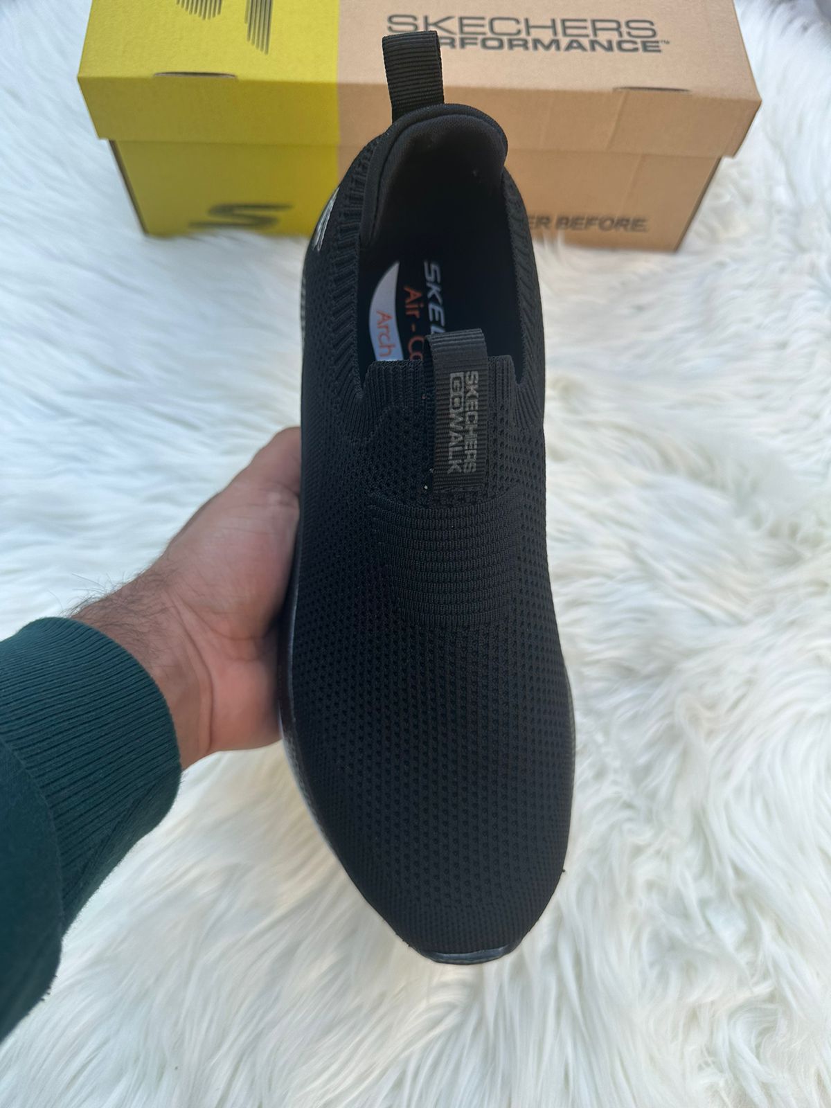 Skechers ArchFit Carbon Infused