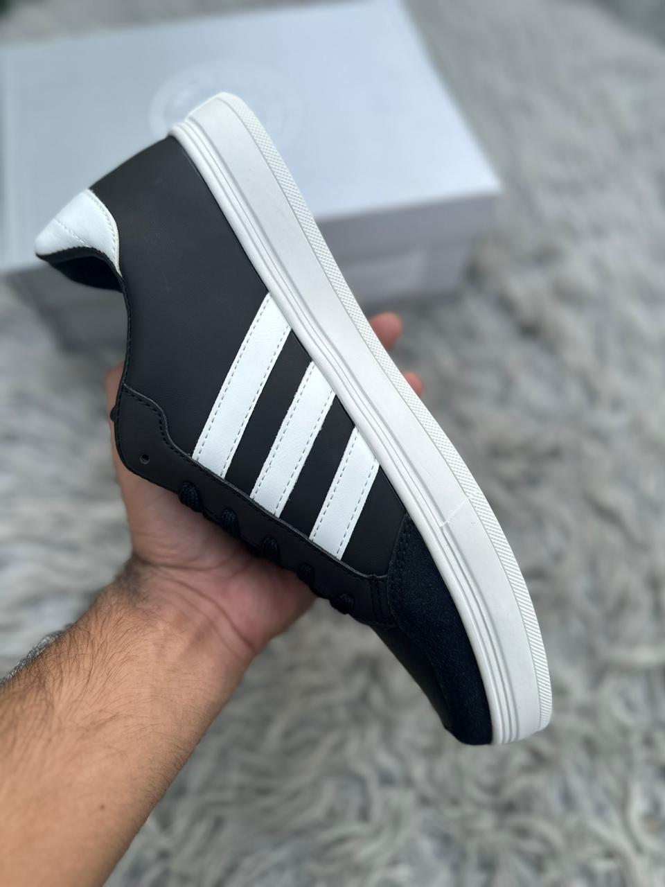 AD 3-Stripes Sneakers - Black