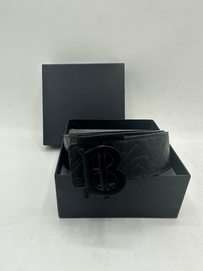 Burberry belt silver buckle